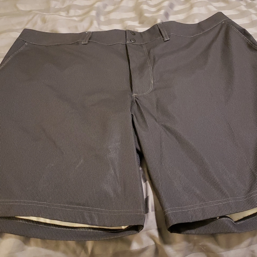 Black striped hybrid short